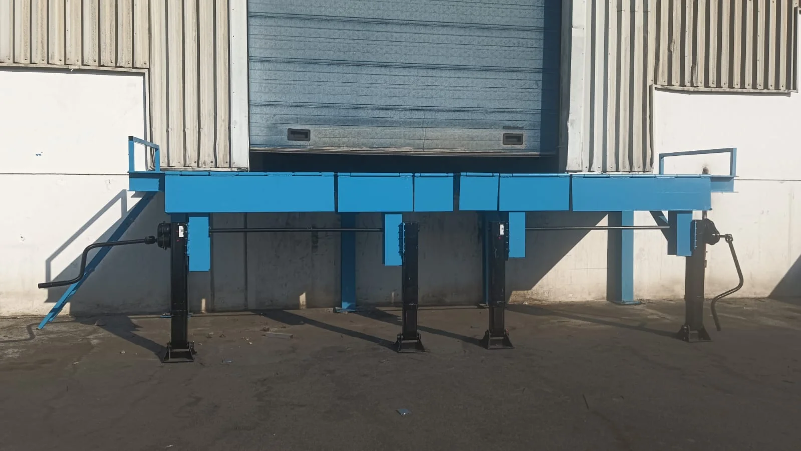 Fabricated steel loading dock platform